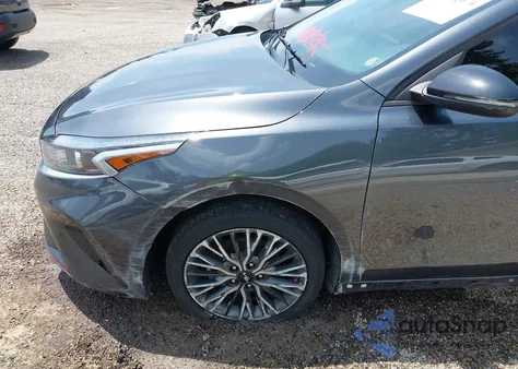 2024 Kia Forte Gt-Line z USA, uszkodzony, nr VIN 3KPF54AD2RE712308